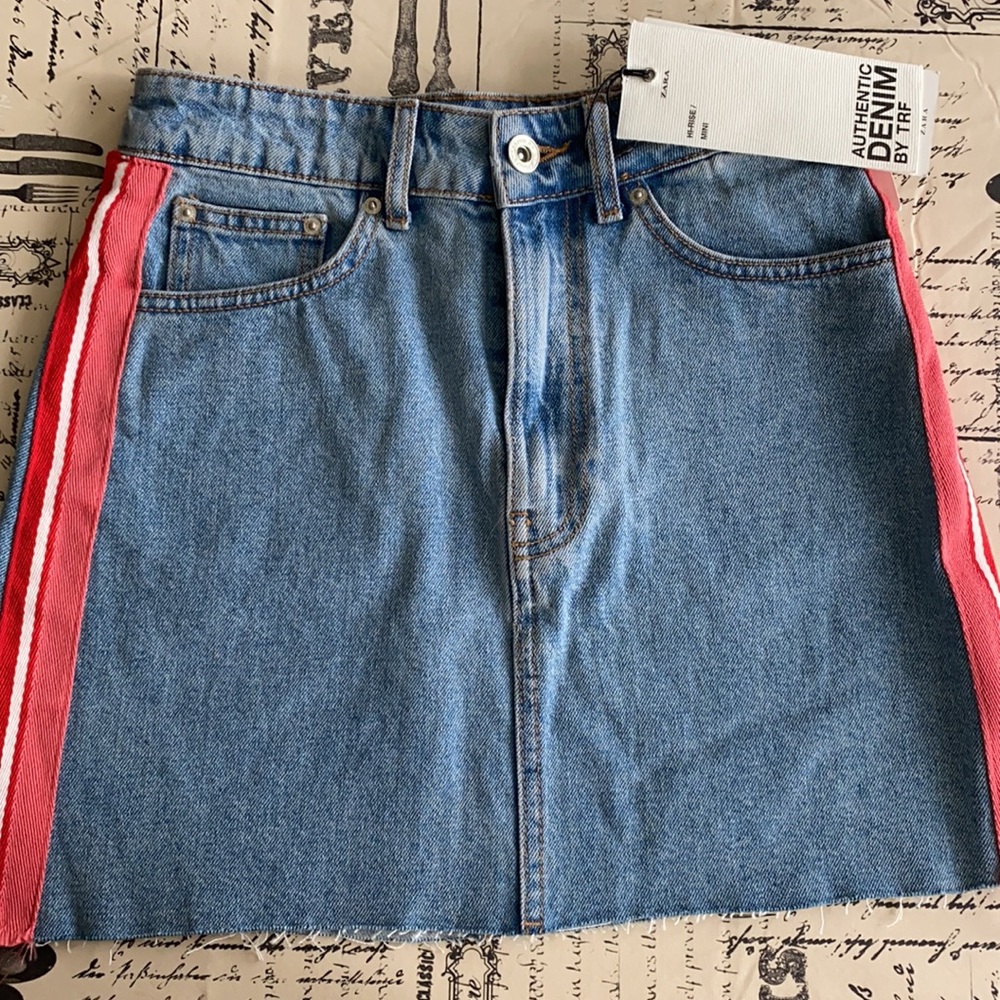 ⭐️HOST PICK⭐️ BRAND NEW Zara Denim Skirt size XS